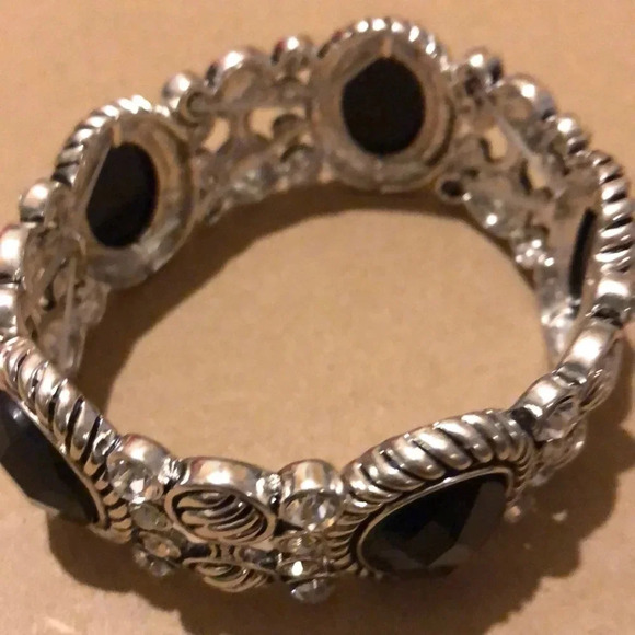 NEW BRACELET ELASTIC COSTUME JEWELRY BLACK - Picture 5 of 6